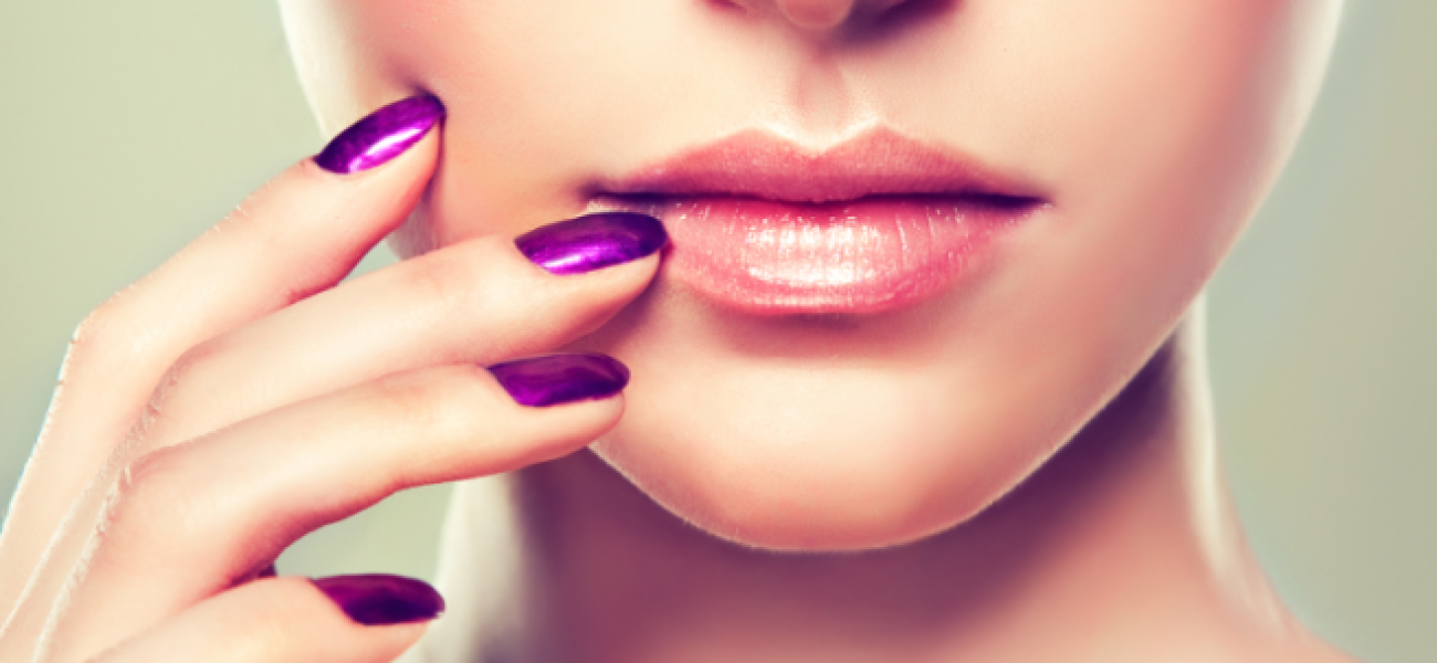 Creamy, Colorful and Moisturizing Mineral Lipstick
